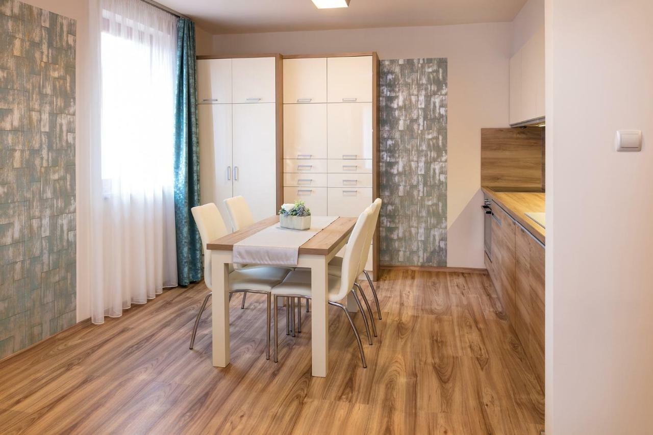 Foter Rezidencia 3 Apartamento Győr Exterior foto