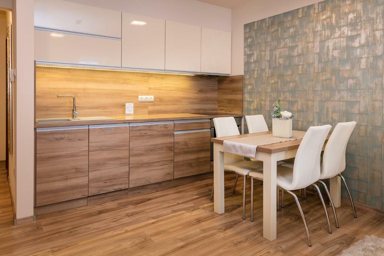 Foter Rezidencia 3 Apartamento Győr Exterior foto